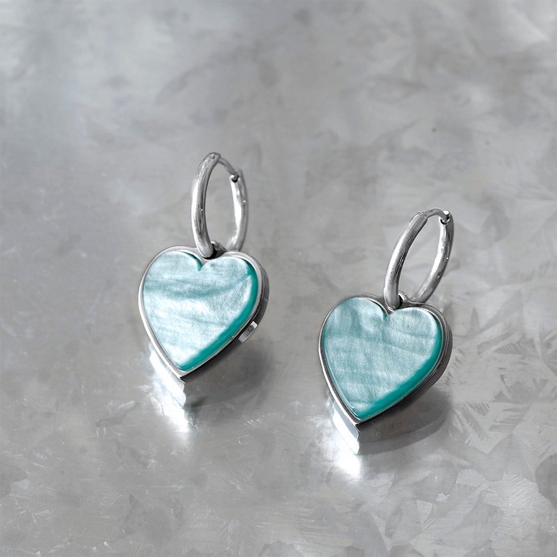 Heart hoop earrings blue Pearl - 耳环/耳夹 - 其他金属 蓝色