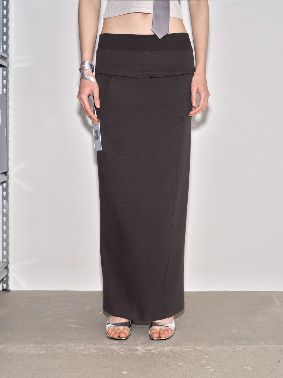 中灰色 弧形破縫前置橫袋長裙 Spiral Cut Seam Maxi Skirt - 裙子 - 棉 灰色