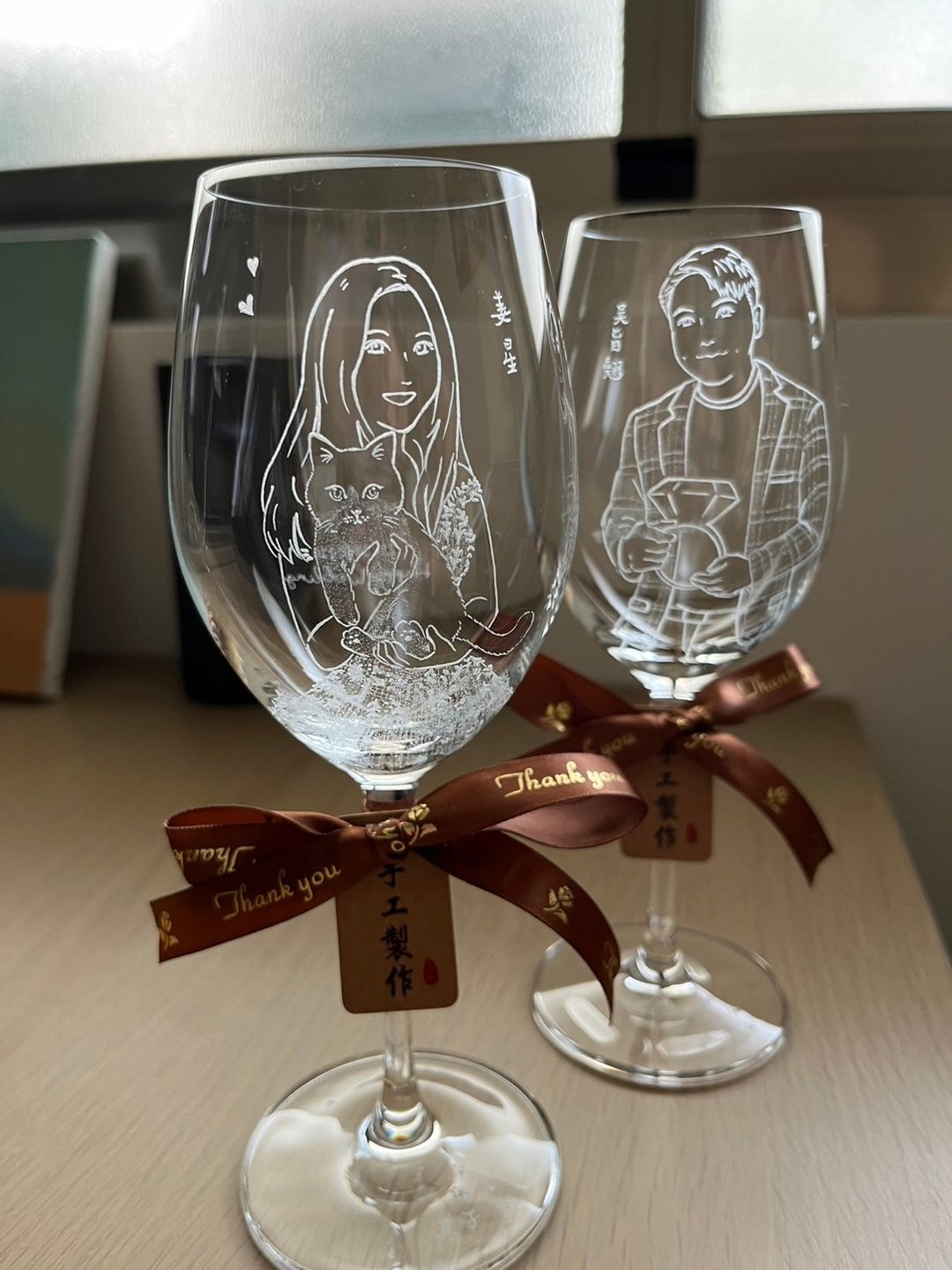 【结婚礼物】夫妻各刻一杯的 案例集中区 人物宠物插画似颜绘 - 订制画像 - 玻璃 透明