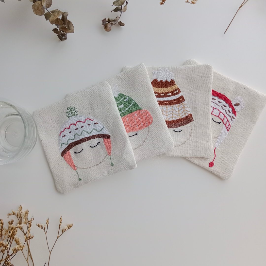 Bobble hat coaster set 4 PCS hand embroidered cotton fabric - 杯垫 - 棉 白色