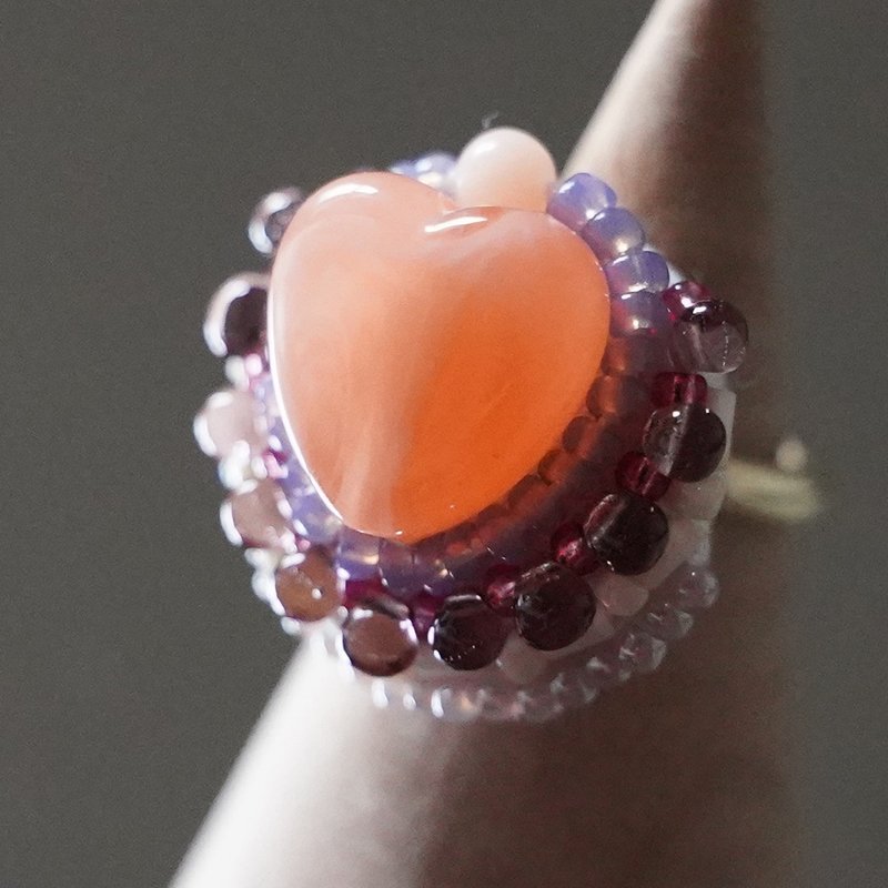 Talking ring 128 free size bead embroidery ring heart big ring - 戒指 - 玻璃 粉红色