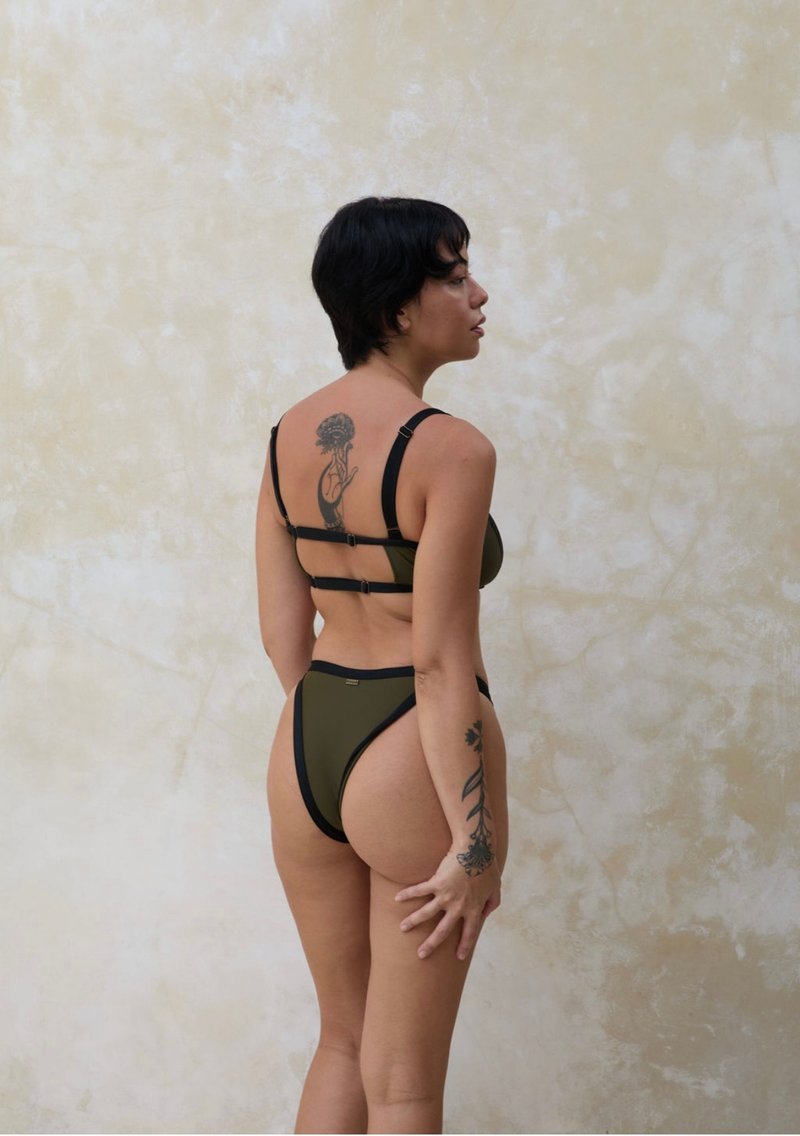 Rubik 跳色高衩裤 军绿 - 女装泳衣/比基尼 - 聚酯纤维 