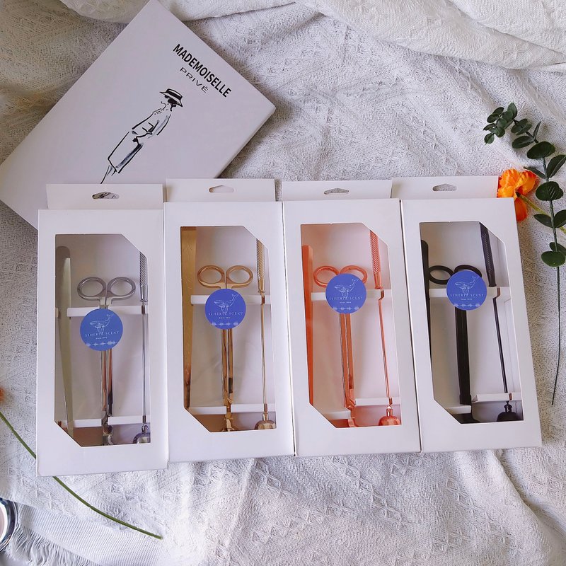 【礼盒精装版】蜡烛三件工具组 烛芯剪 灭烛罩 烛芯镊子 - 蜡烛/烛台 - 其他金属 