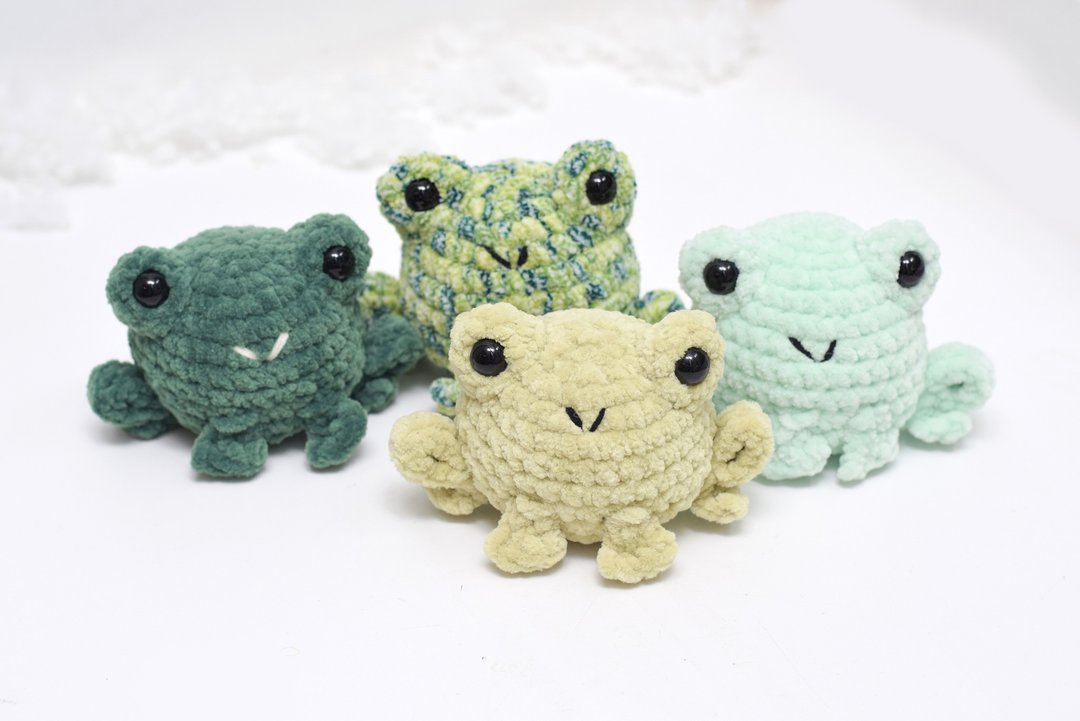 frog plush gift, frog lover gift, frog stuffed toy, kawaii froggy plushie - 玩偶/公仔 - 聚酯纤维 多色