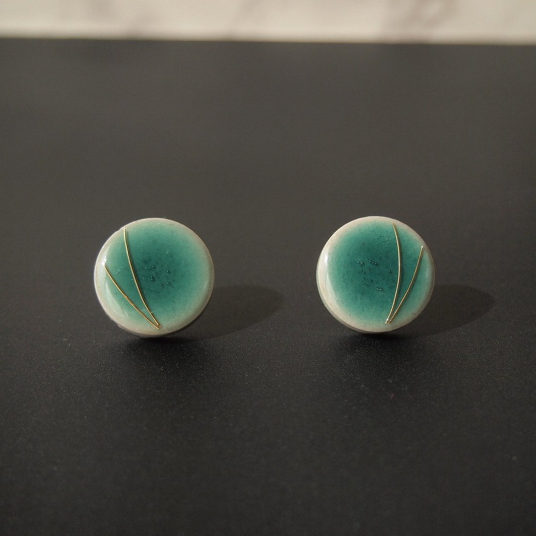 Mino ware (green leaf) earrings / Clip-On - 耳环/耳夹 - 瓷 绿色