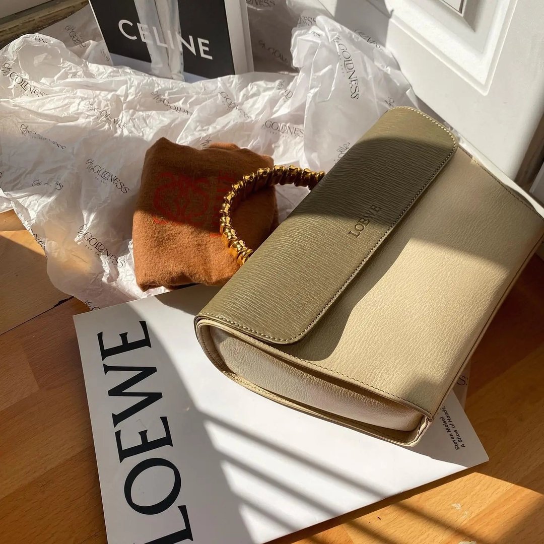 中古包 Loewe罗威 抹茶色 baguette法棍包 - 手提包/手提袋 - 真皮 绿色