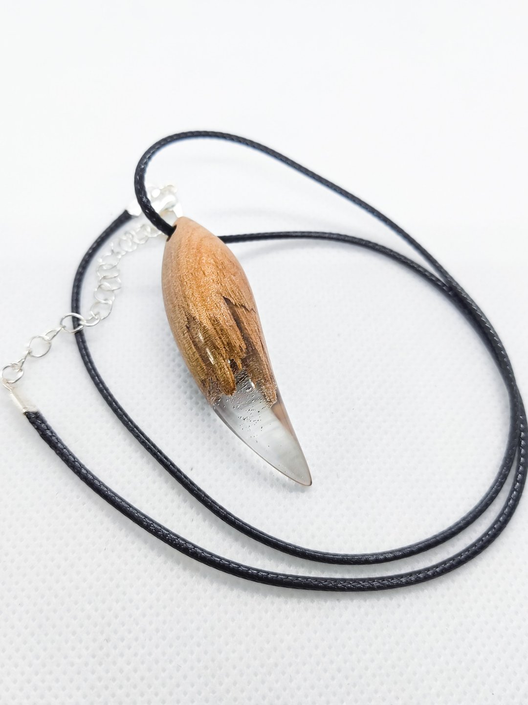 Ice Mountain Wolf Fang Pendant necklace - 项链 - 树脂 灰色