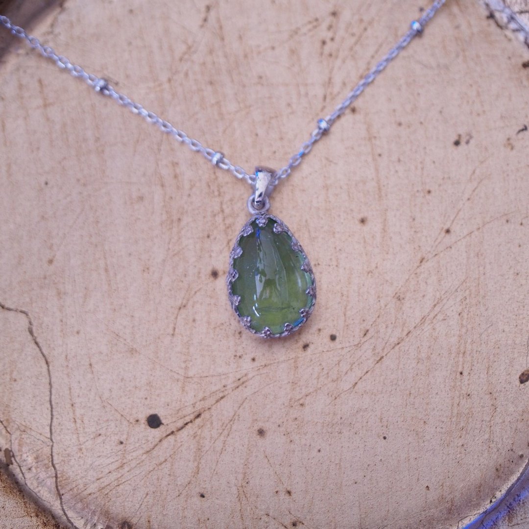 橄榄石 peridot 手工纯银蕾丝 项链 八月诞生石 含银链 - 项链 - 半宝石 绿色