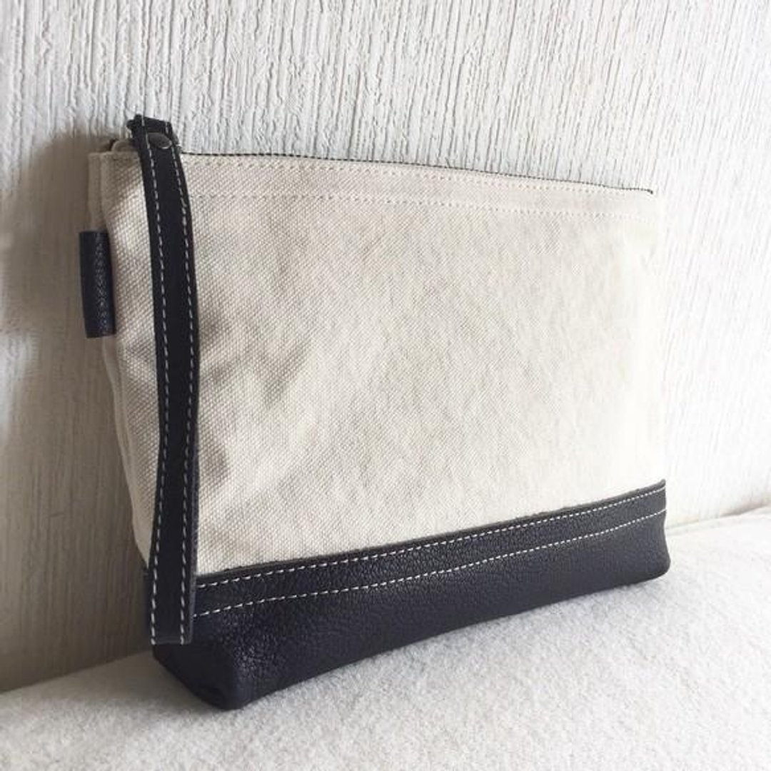 Vintage No. 8 canvas and goat leather tannin soft nume simple pouch [navy] - 化妆包/杂物包 - 真皮 蓝色