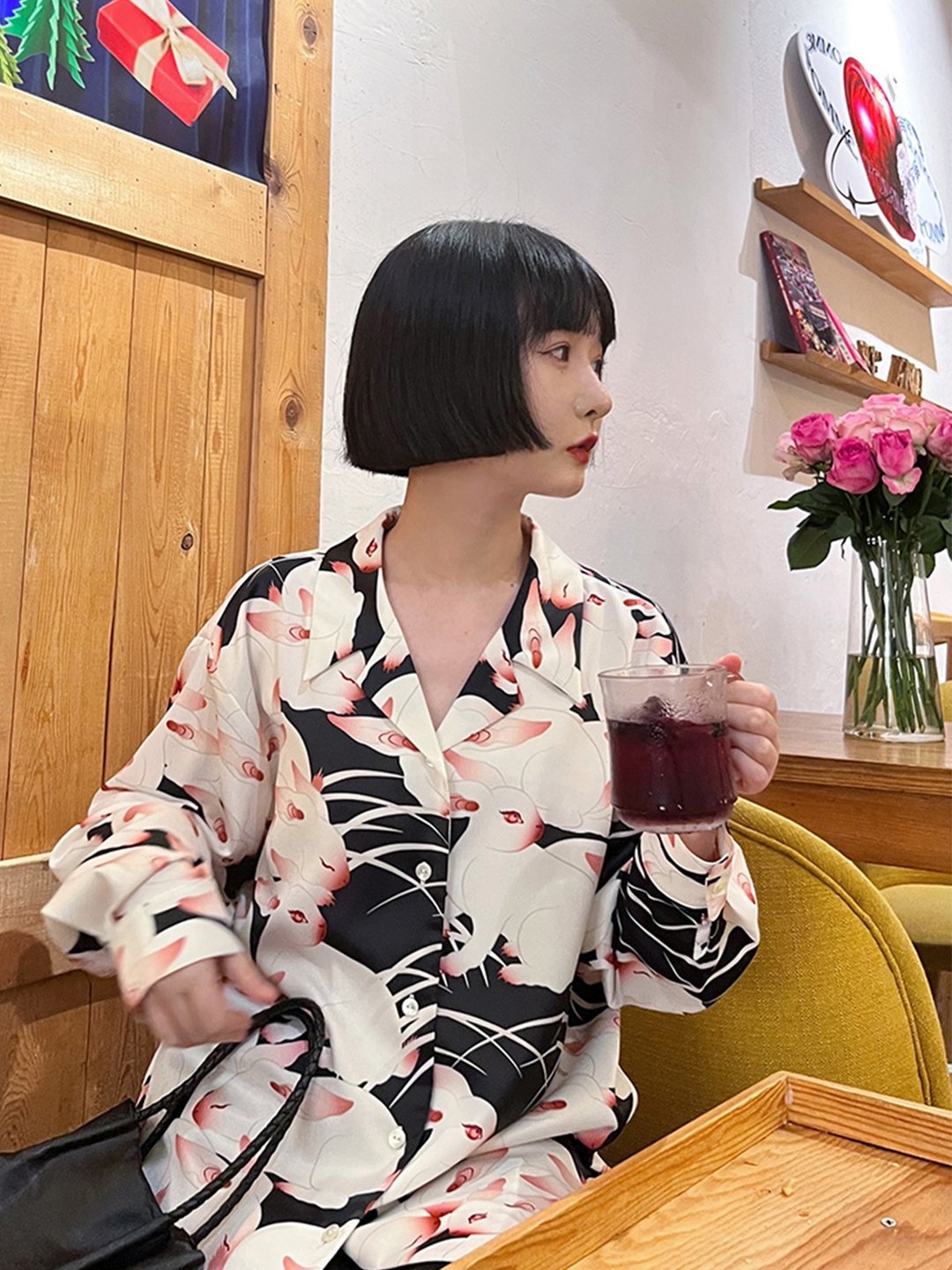 原创设计赤目菟兔子满版印花复古尖领长袖宽松衬衫 - 女装衬衫 - 聚酯纤维 多色