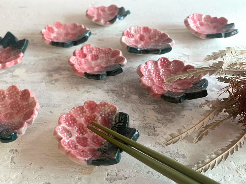 绣球花的祝福筷子架-粉红_陶器筷架 - 筷子/筷架 - 陶 粉红色