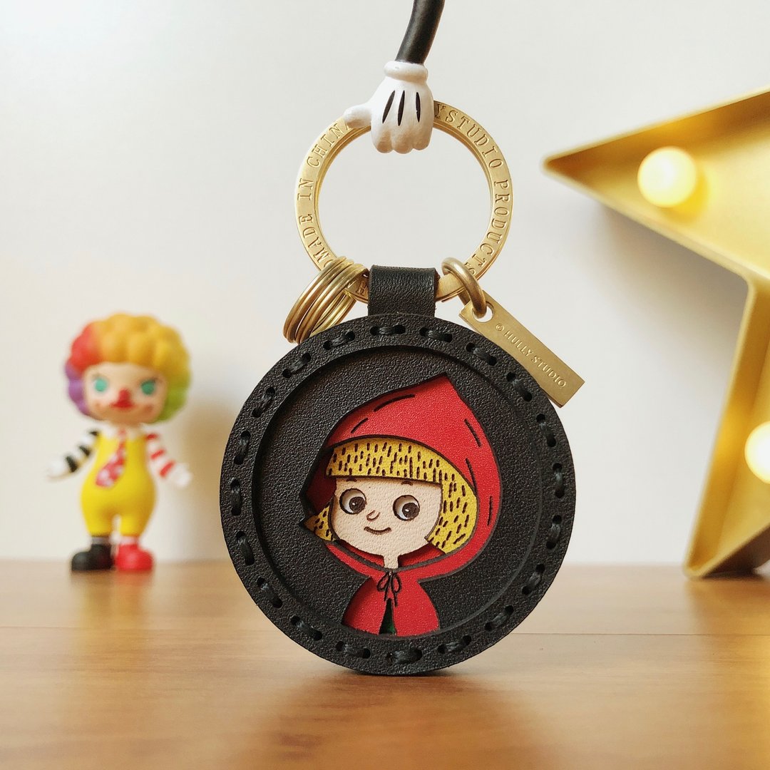 小紅帽原创设计童話故事可愛牛皮钥匙扣挂件情侣生日礼物送男友女友客制化礼品 - 钥匙链/钥匙包 - 真皮 黑色