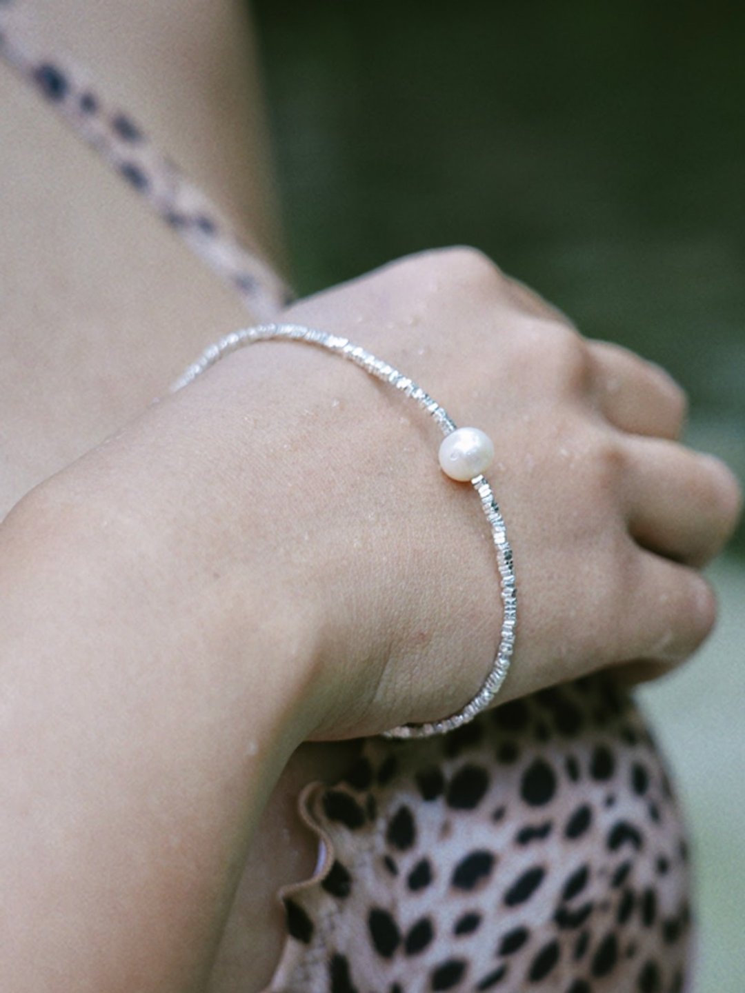 丝绕珍珠纯银手链 Silk Wrap Pearl Bracelet - 手链/手环 - 纯银 银色