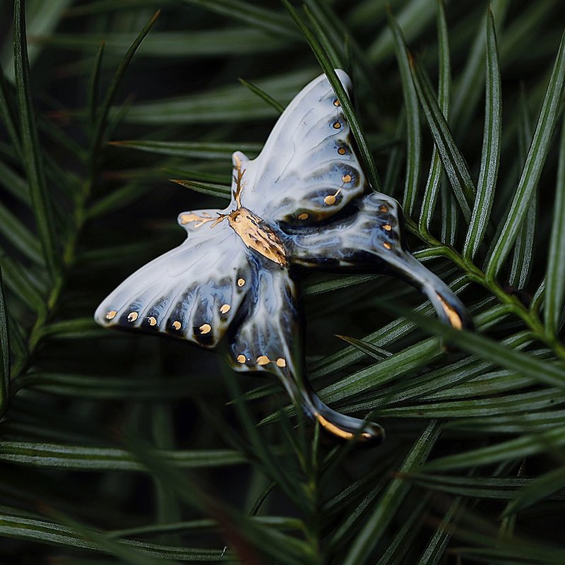 个性小众文艺蝴蝶陶瓷大毛衣胸针新年礼物 - 胸针 - 瓷 多色
