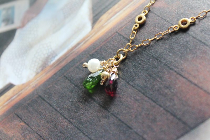 裸感小果实垂吊黄铜手链透辉石+红石榴石+珍珠 - 手链/手环 - 宝石 多色