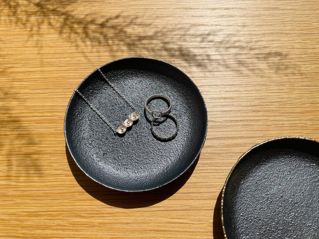 轻量小型铸铁置物盘 / 饰品收纳盘 | 定制化名字 / 送礼礼盒 - 收纳用品 - 其他金属 黑色