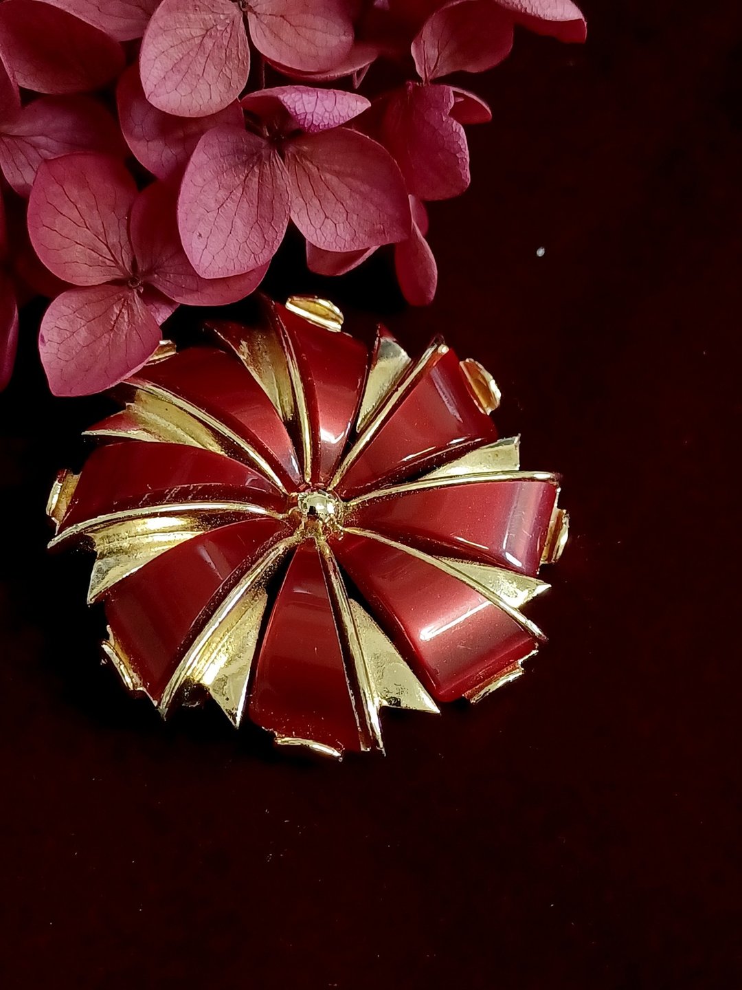 vintage jewelry ART 酒红风车造型 别针 胸针 - 胸针 - 其他金属 