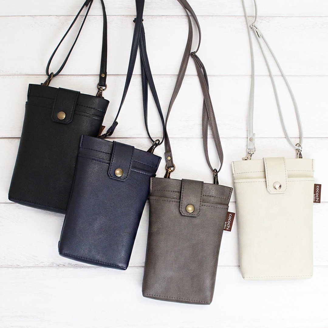 Ultra-lightweight 78g Unisex smartphone pochette available in all 3 colors Made of durable domestic artificial leather - 侧背包/斜挎包 - 人造皮革 黑色