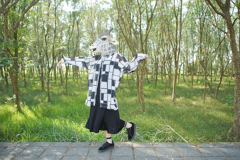 Giraffe 长颈鹿人_半透棋盘黑白格纹个性古着衬衫 - 女装衬衫 - 其他材质 黑色