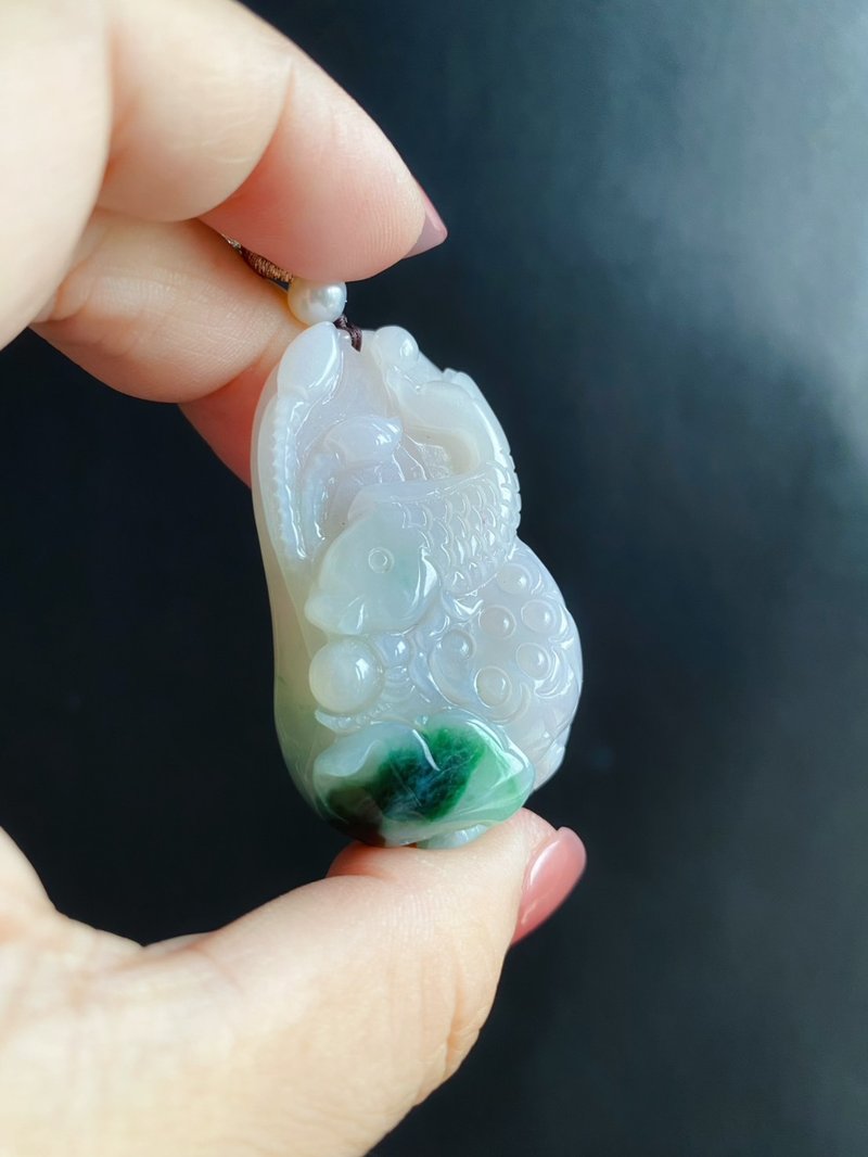 【售出】天然缅甸玉翡翠 手工雕 玉质细腻 荷叶鱼 翡翠 礼物 天然 - 项链 - 玉石 绿色
