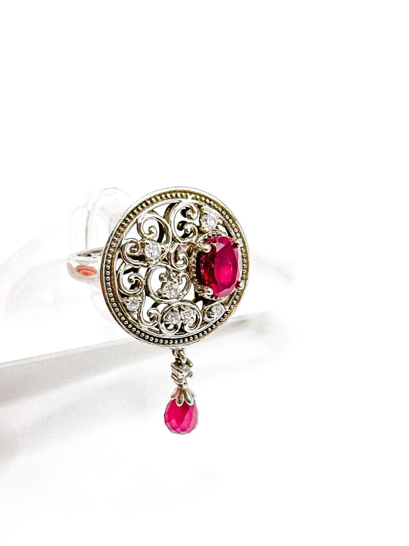 天然石系列——爱与力量・天然红宝石雕花镂空纯银戒指 - 戒指 - 半宝石 红色