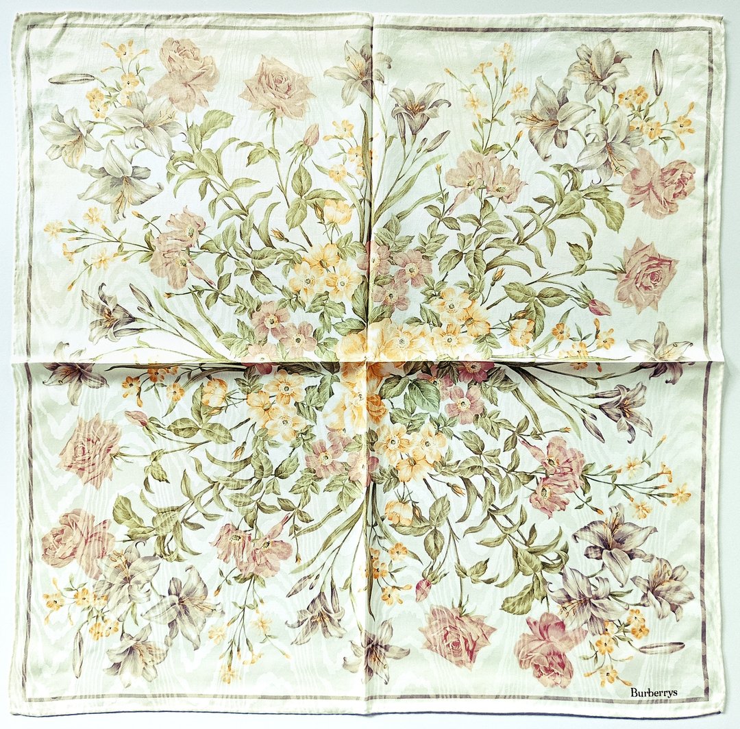 Burberry 古董丝巾 - 优雅花卉图案 百合 22.5 x 22.5 英寸 - 手帕/方巾 - 棉．麻 卡其色
