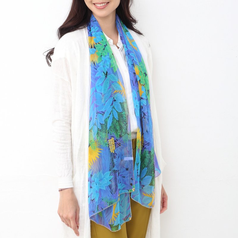 Ballett 源自中世纪欧洲画作的植物图案 日本制 触感极致柔软滑顺 可居家水洗 50×160cm 雪纺丝巾 - 裙子 - 聚酯纤维 蓝色