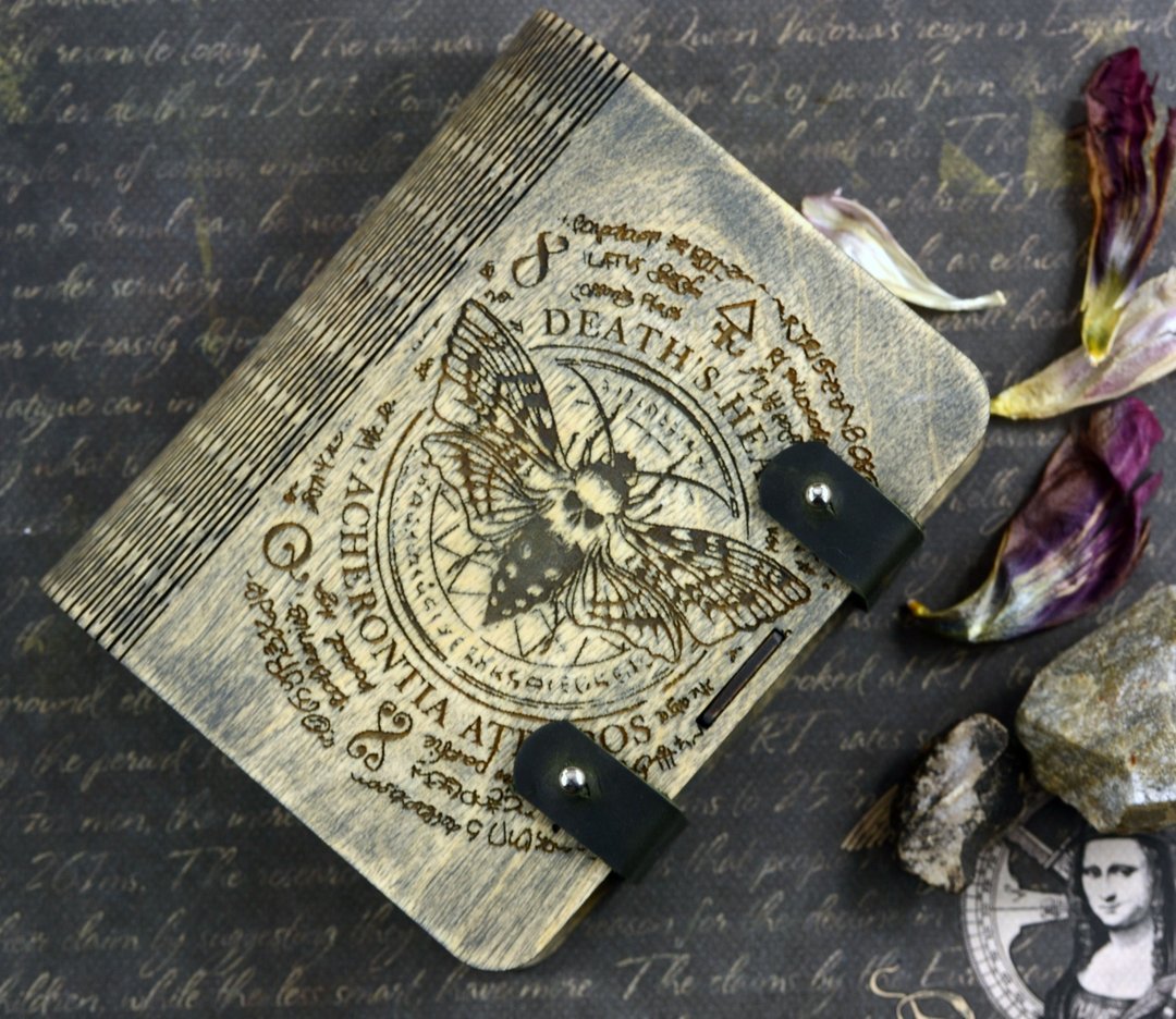 HANDMADE Dead head moth Tarot card box Wooden Laser Engraved Box Witchcraft gift - 收纳用品 - 木头 灰色