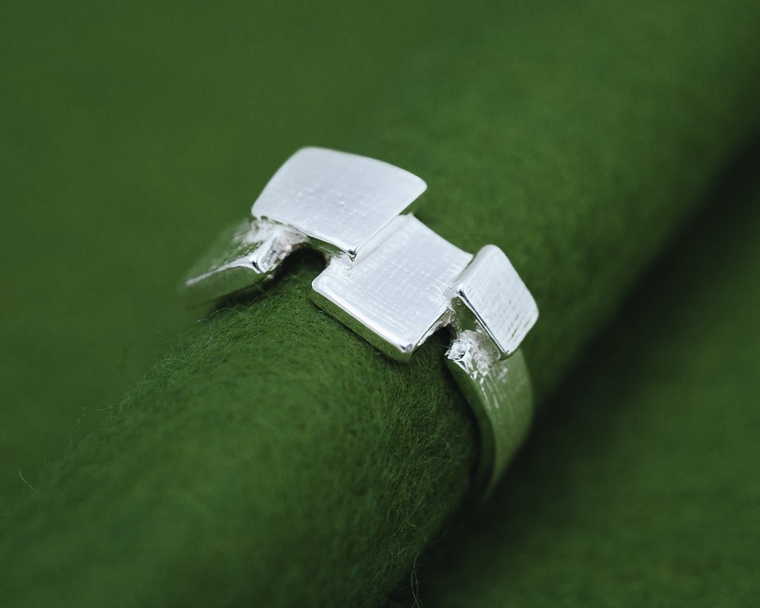Shiawase ring - silver contemporary ring - square ring - wabi sabi ring - 戒指 - 银 银色