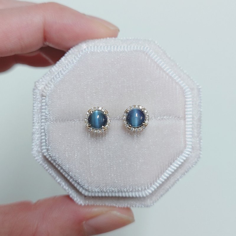 限量现货 - 亚历山大变色猫眼石 爪镶围钻 纯 18K 黄金耳钉 - 耳环/耳夹 - 宝石 蓝色