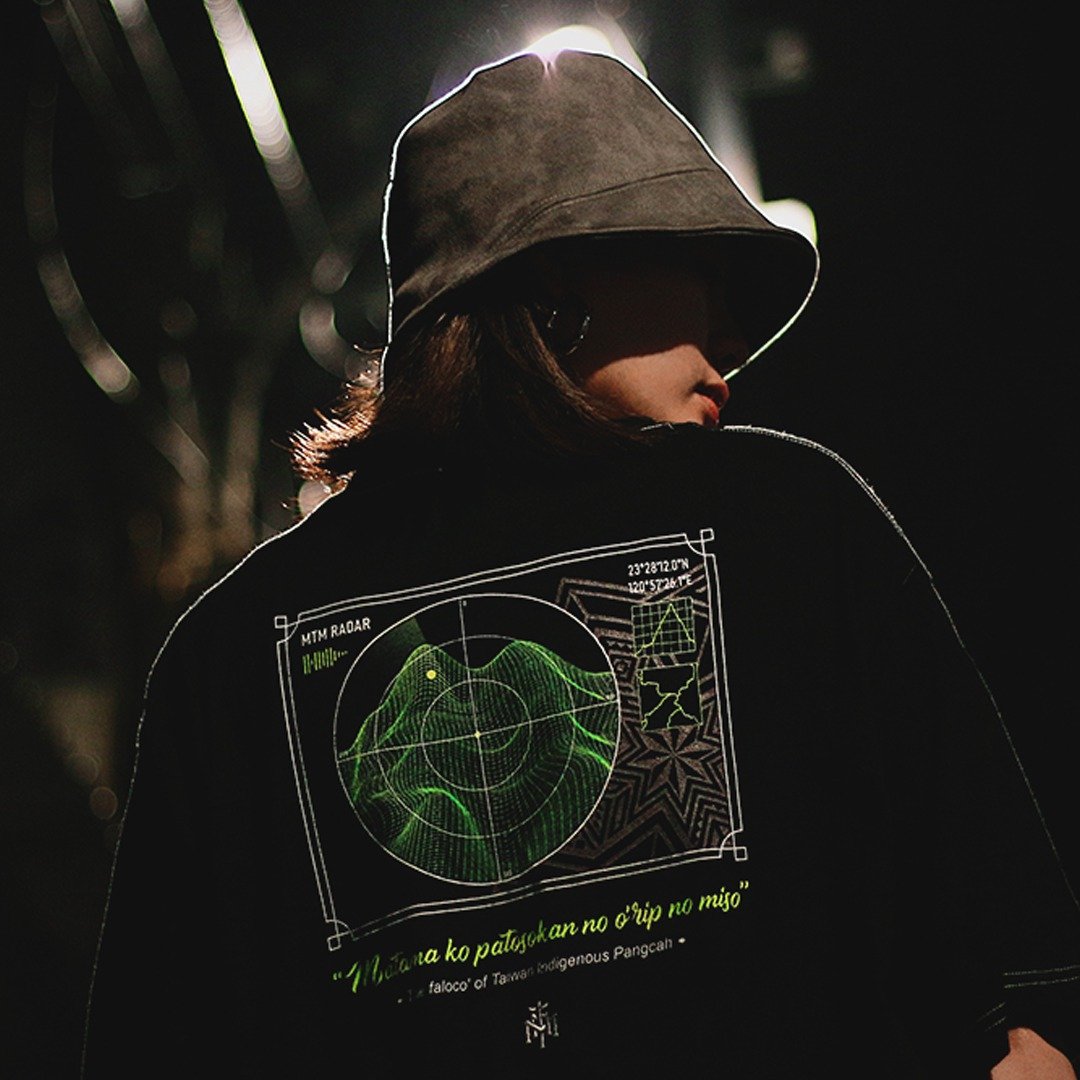 MATAMA 21 S/S LUMINOUS LOGO TEE - 男装上衣/T 恤 - 棉 黑色