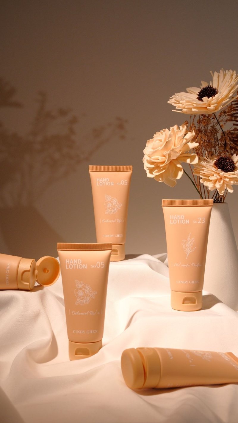 精粹香氛护手霜 - 手足保养 - 塑料 金色