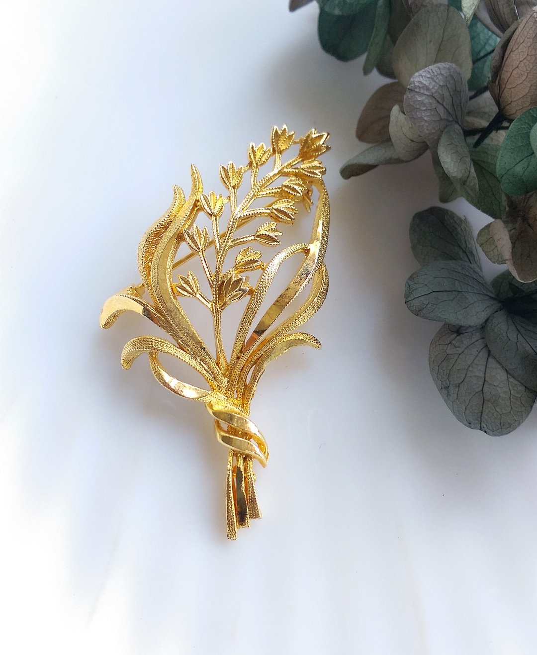 【西洋古董饰品】金色调  复古砂金质感 花束 别针 胸针 - 徽章/别针 - 其他材质 金色