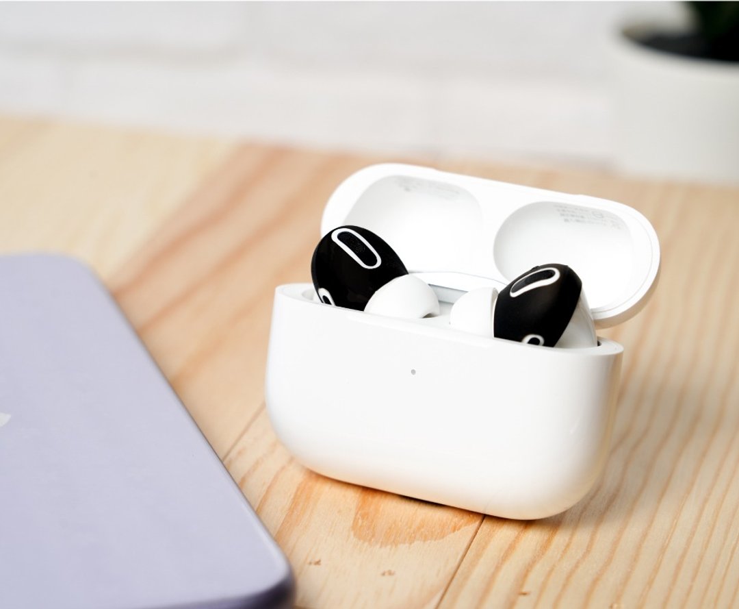 AirPods Pro 超薄止滑防掉硅胶耳机套 - 三组入 (可收纳进充电盒) - 耳机 - 硅胶 多色