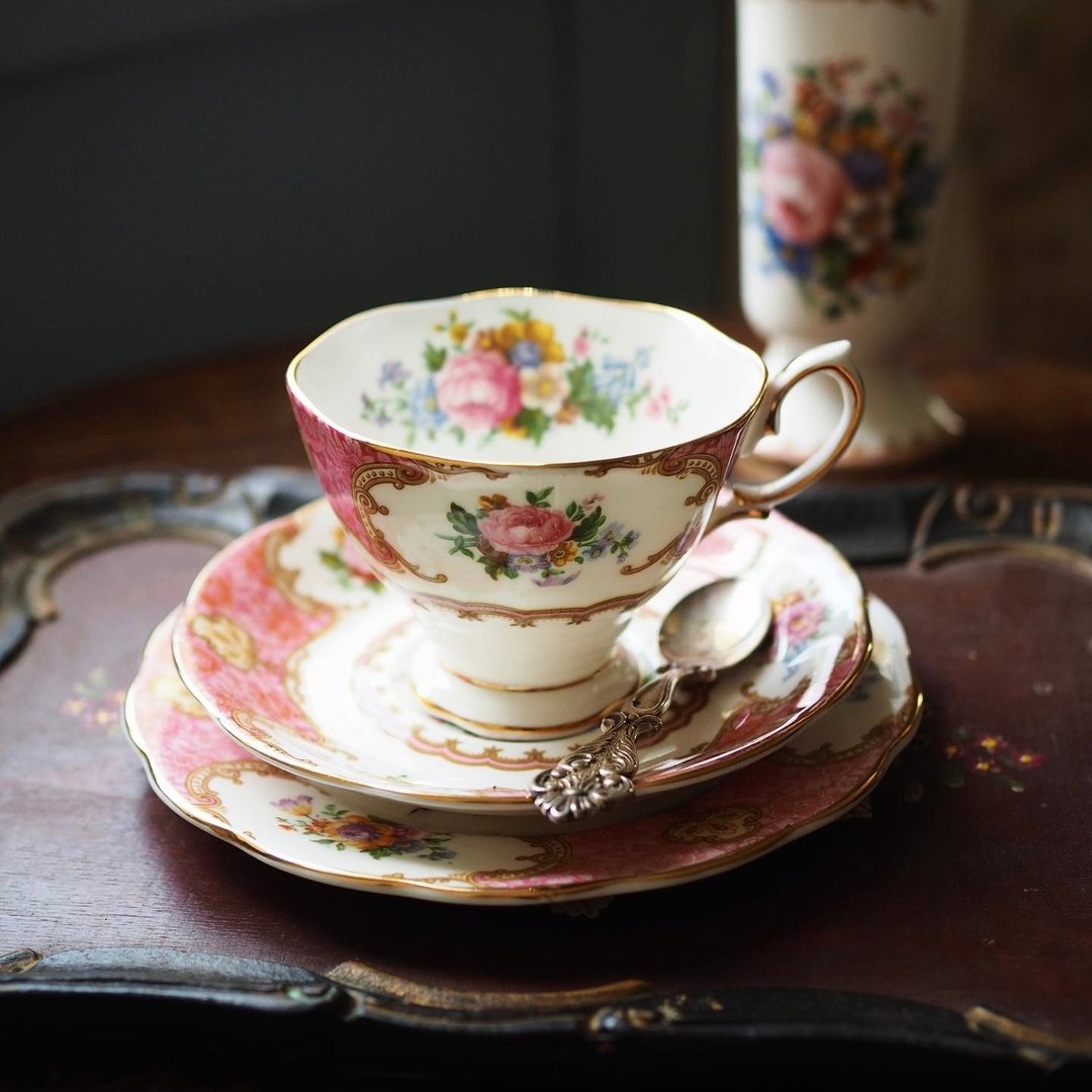复古英国 Royal Albert 茶杯/碟子和盘子 三件套装 - 茶具/茶杯 - 瓷 粉红色