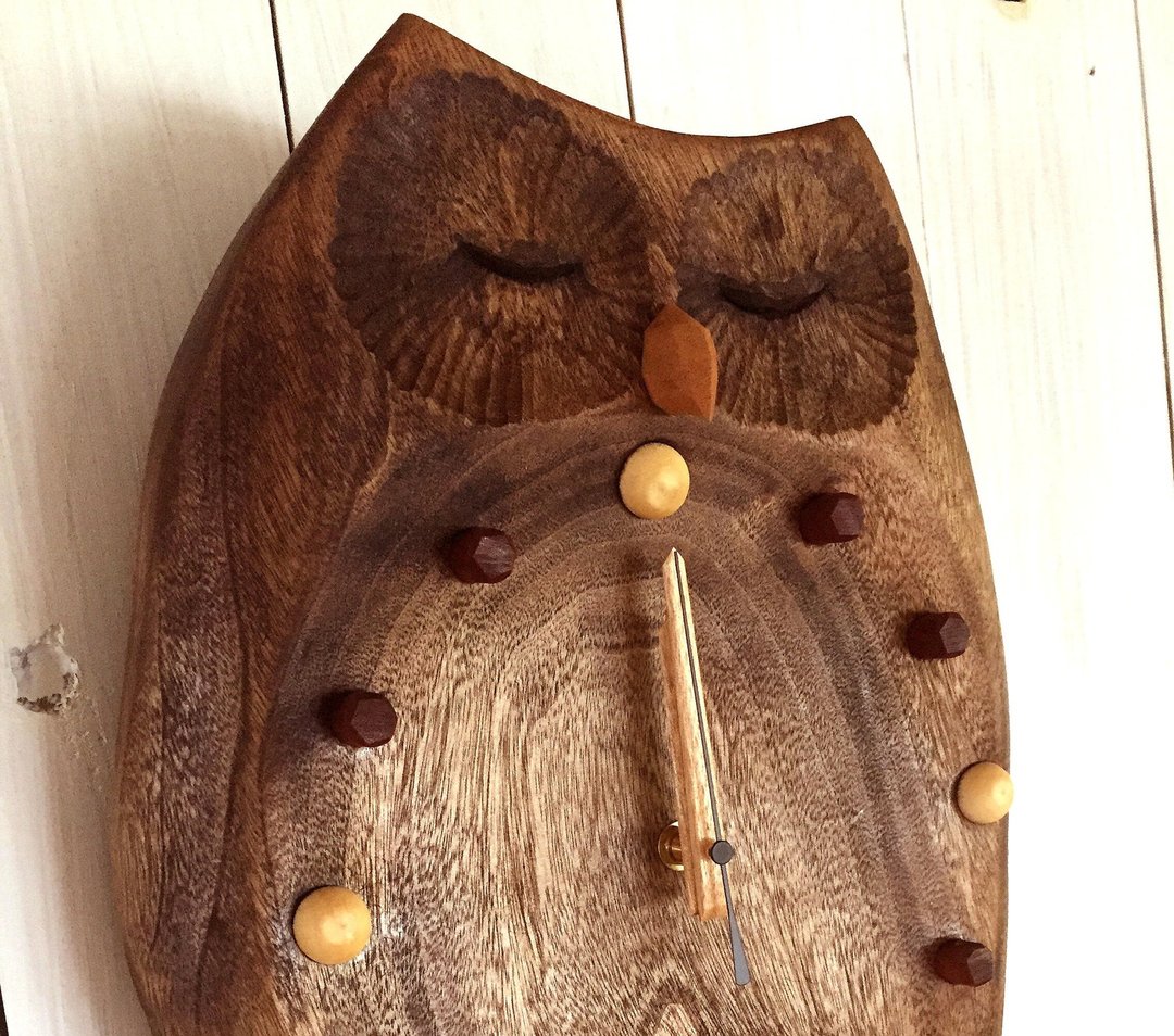 Wall clock of meditating owl Lsize - 时钟/闹钟 - 木头 咖啡色