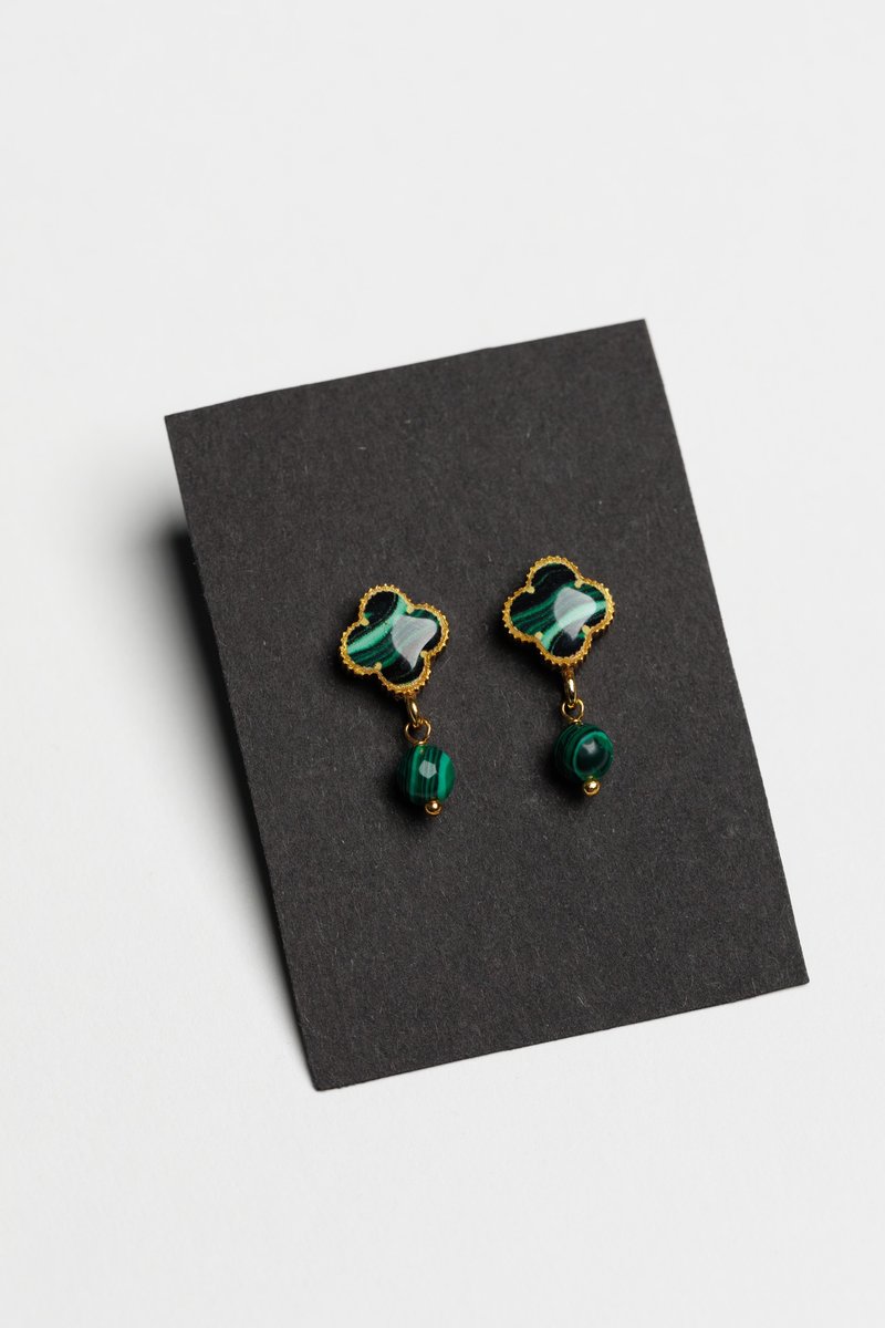 孔雀石绿色四叶草耳钉 天然孔雀石 手工珠宝 - 耳环/耳夹 - 不锈钢 