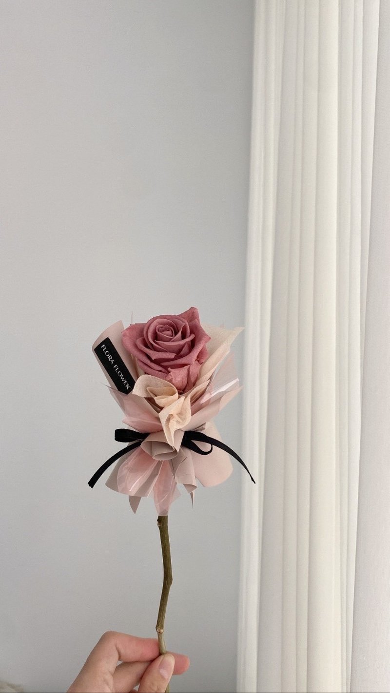 Flora Flower永生单支玫瑰-鲑鱼粉 - 干燥花/捧花 - 植物．花 粉红色