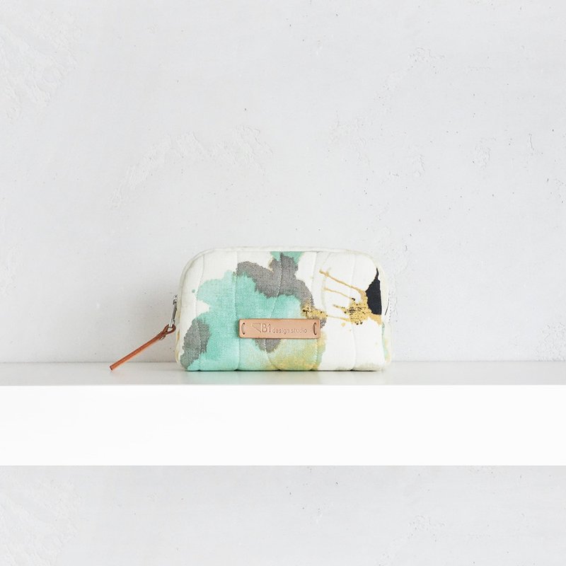 Lotus 帆布化妆包 杂物包 手拿包 大容量 生日 聖誕節交换礼物 - 手拿包 - 棉．麻 绿色