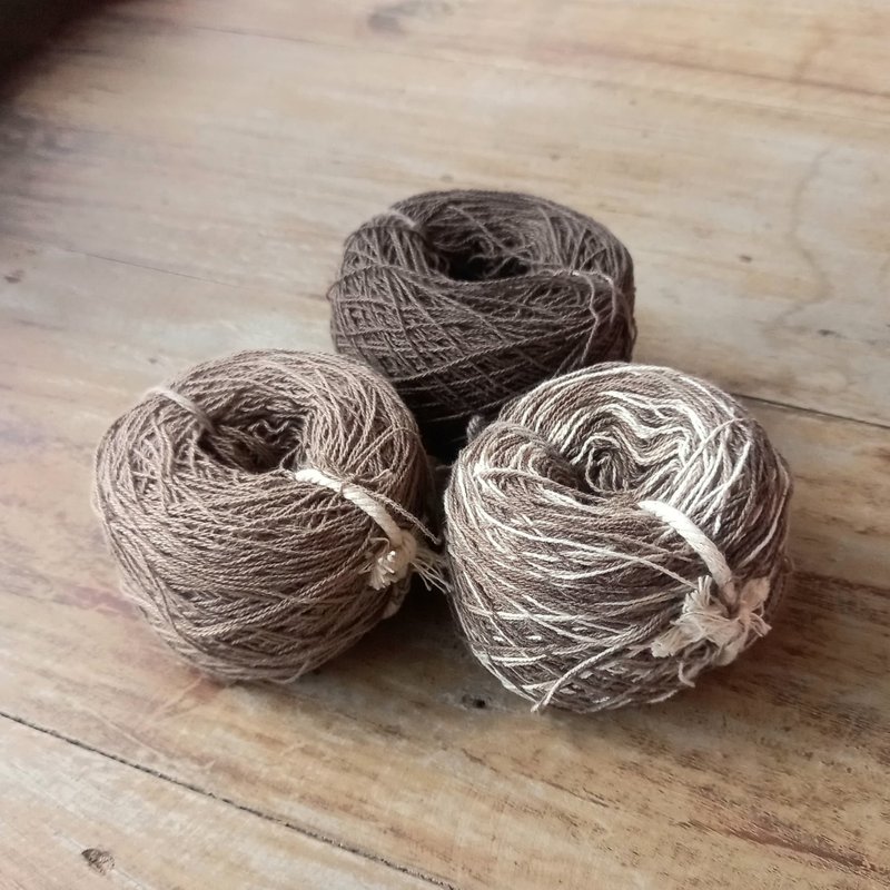 Brown 184m x 3 colors / Karen tribe's plant-dyed cotton thread thickness 0.7mm, 30g x 3 pieces / cotton / embroidery, sashiko, weaving, garland, wrapping, DIY - 编织/刺绣/羊毛毡/裁缝 - 棉 咖啡色