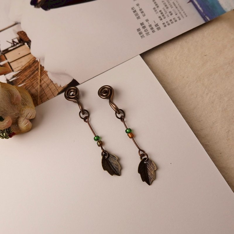 小日菲菲 无痛耳夹 / 古铜叶片 - 耳环/耳夹 - 其他金属 
