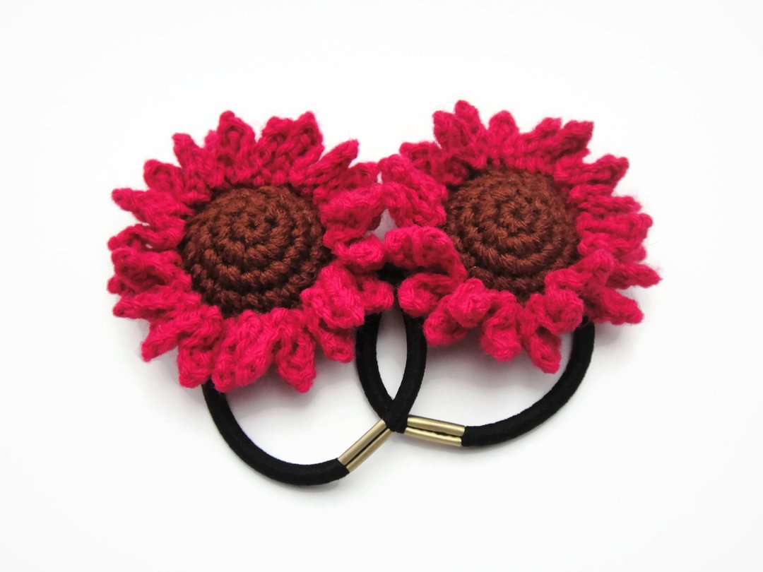 Crochet Elastic Hair Ties Accessories - Daisy Gerbera Dark Rose Pink - 发饰 - 木头 粉红色