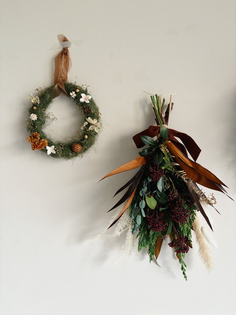 迷人大地耶诞倒挂花束.24小时出货∣新鲜柏树.四季迷.银桦叶 - 摆饰 - 植物．花 卡其色