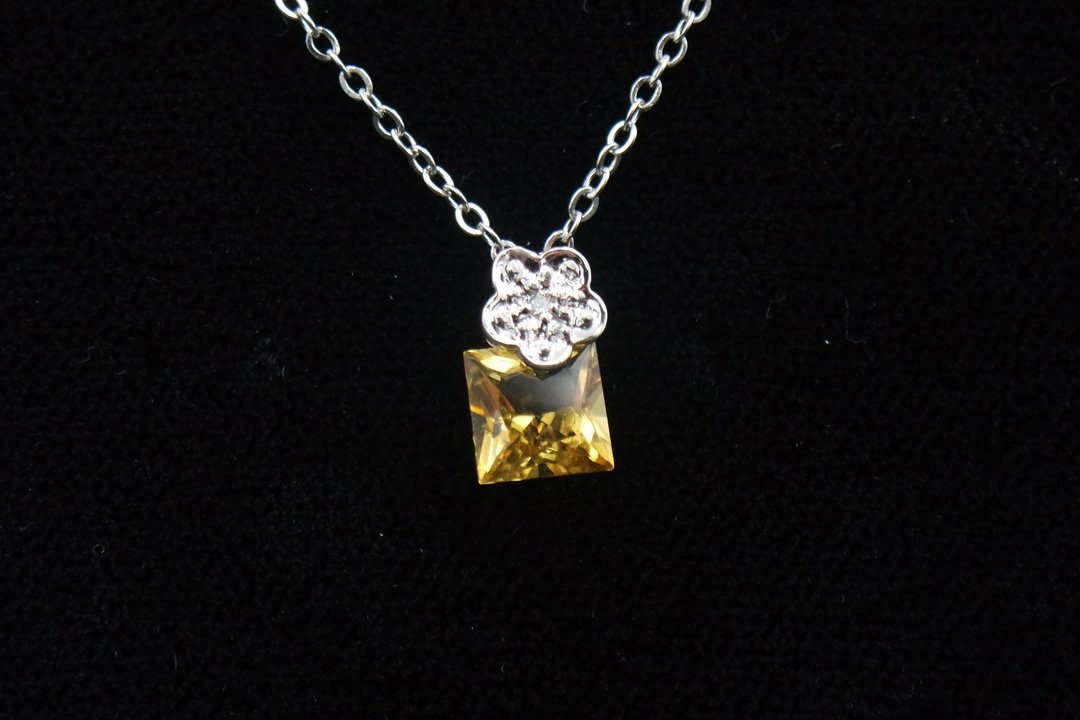Lumière 绽光花曦 天然钻石18K 黄水晶项链 - 项链 - 水晶 黄色
