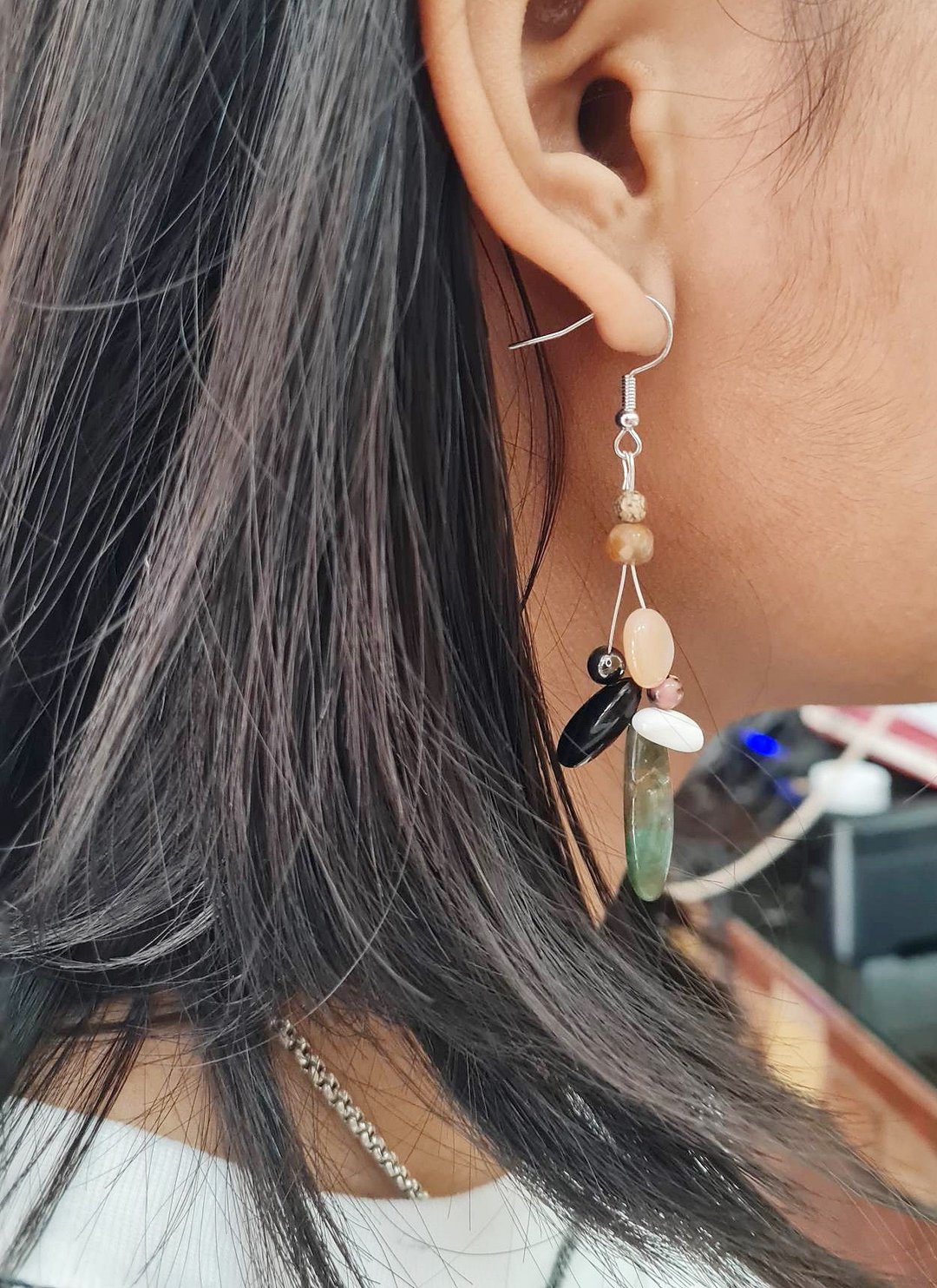 Multi Freeform Lucky Stone Hook Earrings Silver 925 Multi Freeform Lucky Stone Hook Earrings - 耳环/耳夹 - 石头 多色