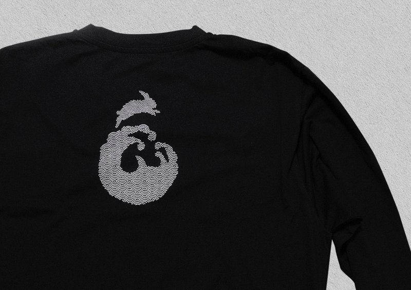 Edo-Komon T Shirt dyed with rabbit pattern long-sleeves V-neck Black - 女装 T 恤 - 棉 黑色