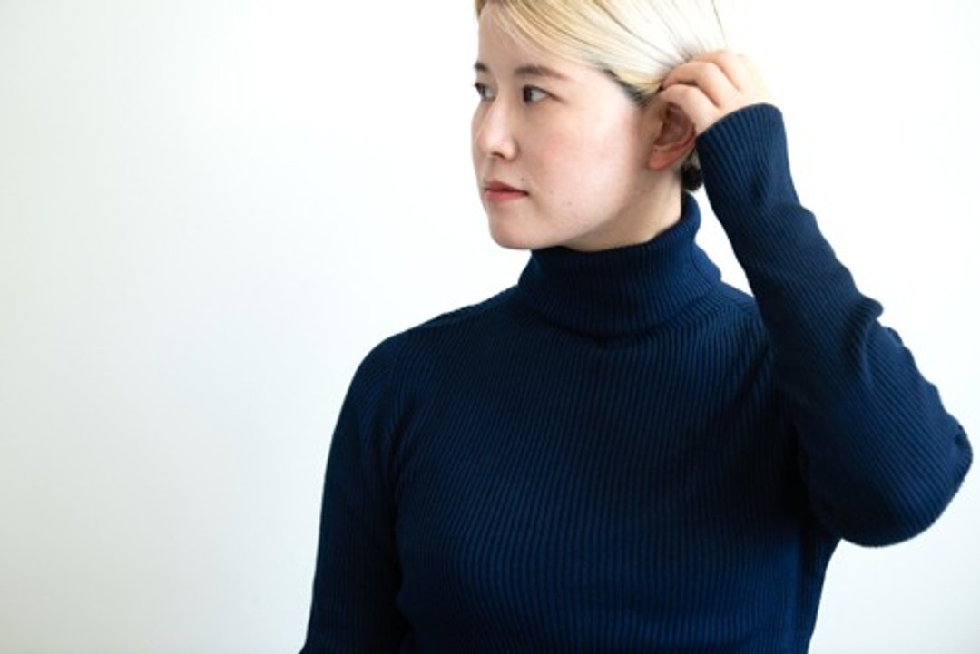 【蓝染】有机棉无缝制双色罗纹高领毛衣 - 女装上衣 - 棉 蓝色