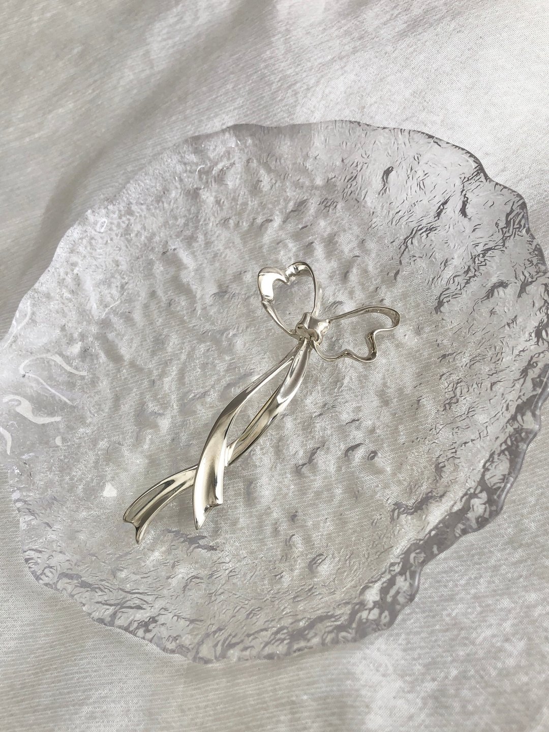 【VintageShop solo 日本直送中古包专卖店】Tiffany & Co. 蒂芙尼 胸针 银色 缎带 925 vintage - 胸针 - 纯银 银色
