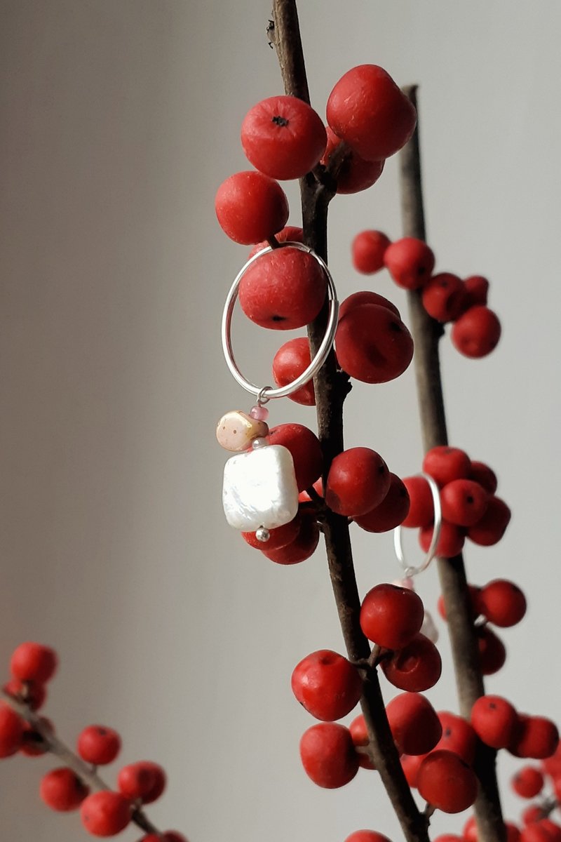 珍珠豆豆耳环 (純银耳圈) - 耳环/耳夹 - 珍珠 粉红色