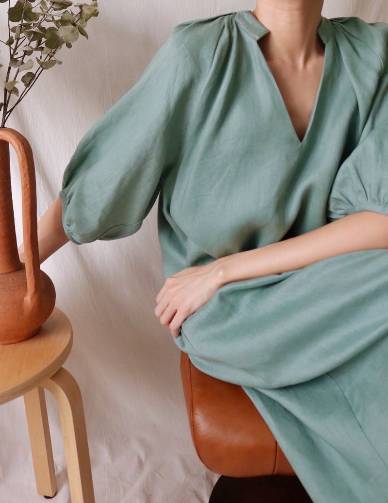 Mathilde Dress 亚麻抓褶领洋装 鸽绿 已补布 - 洋装/连衣裙 - 棉．麻 